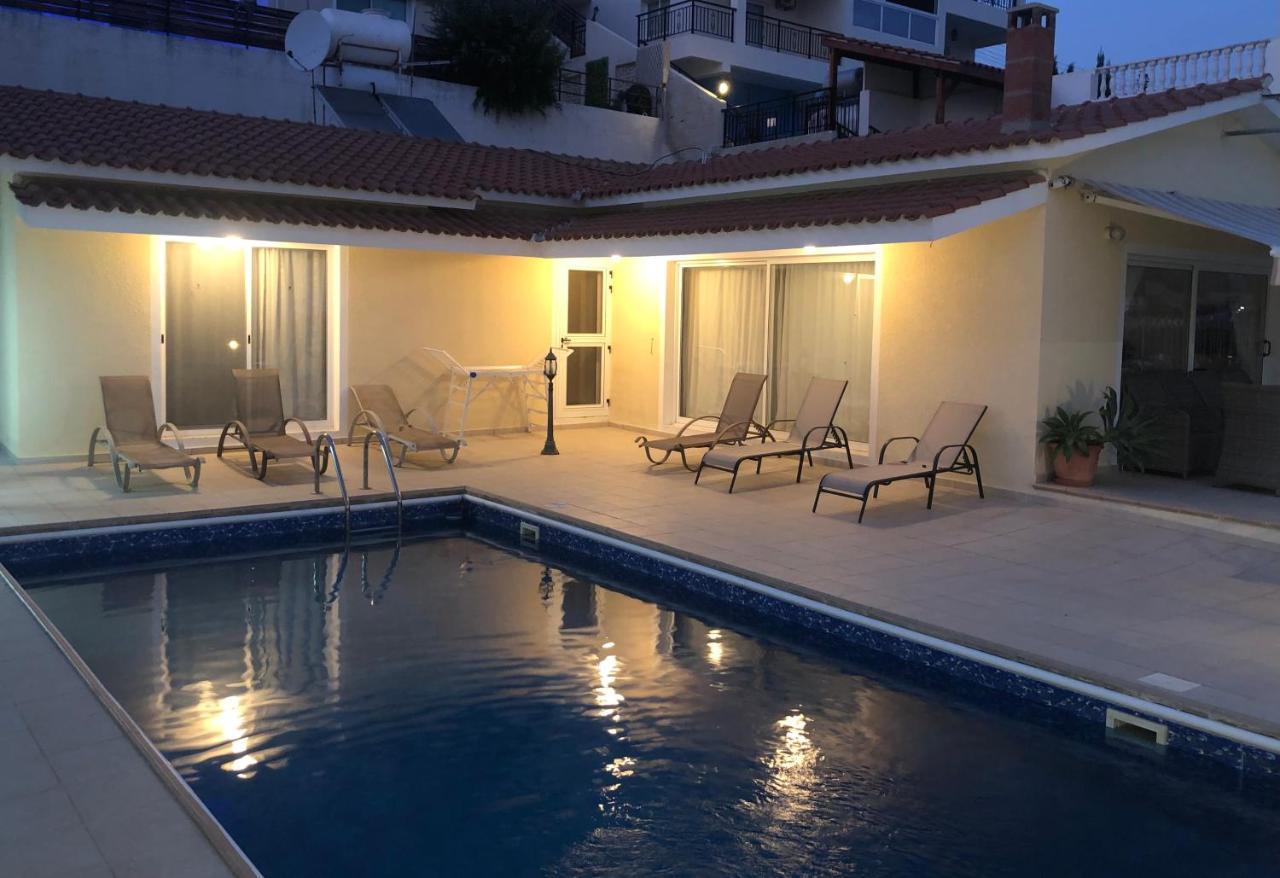 Peyia Palm Villa